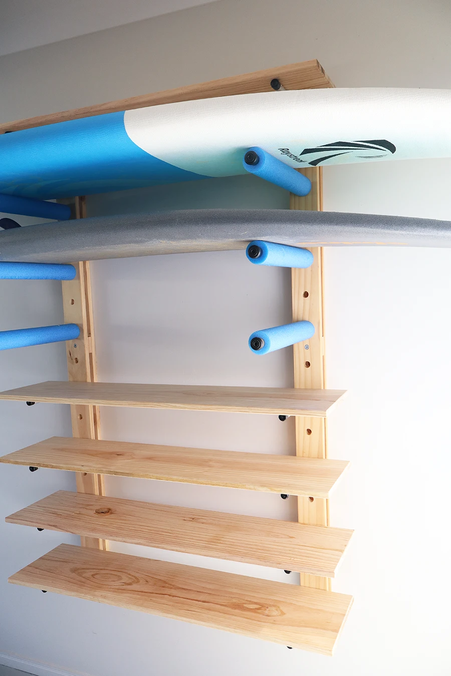 3 x Surfboard + 5 x Shelves Wall-mounted HEAVY DUTY